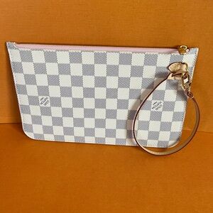 Louis Vuitton Neverfull Pouch/wristlet